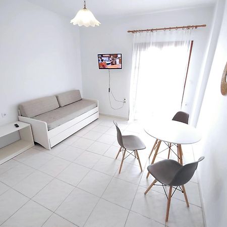 Captain Michalis Apartments Galatas  Экстерьер фото