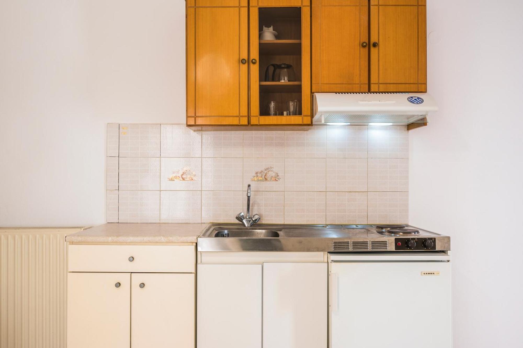 Captain Michalis Apartments Galatas  Экстерьер фото