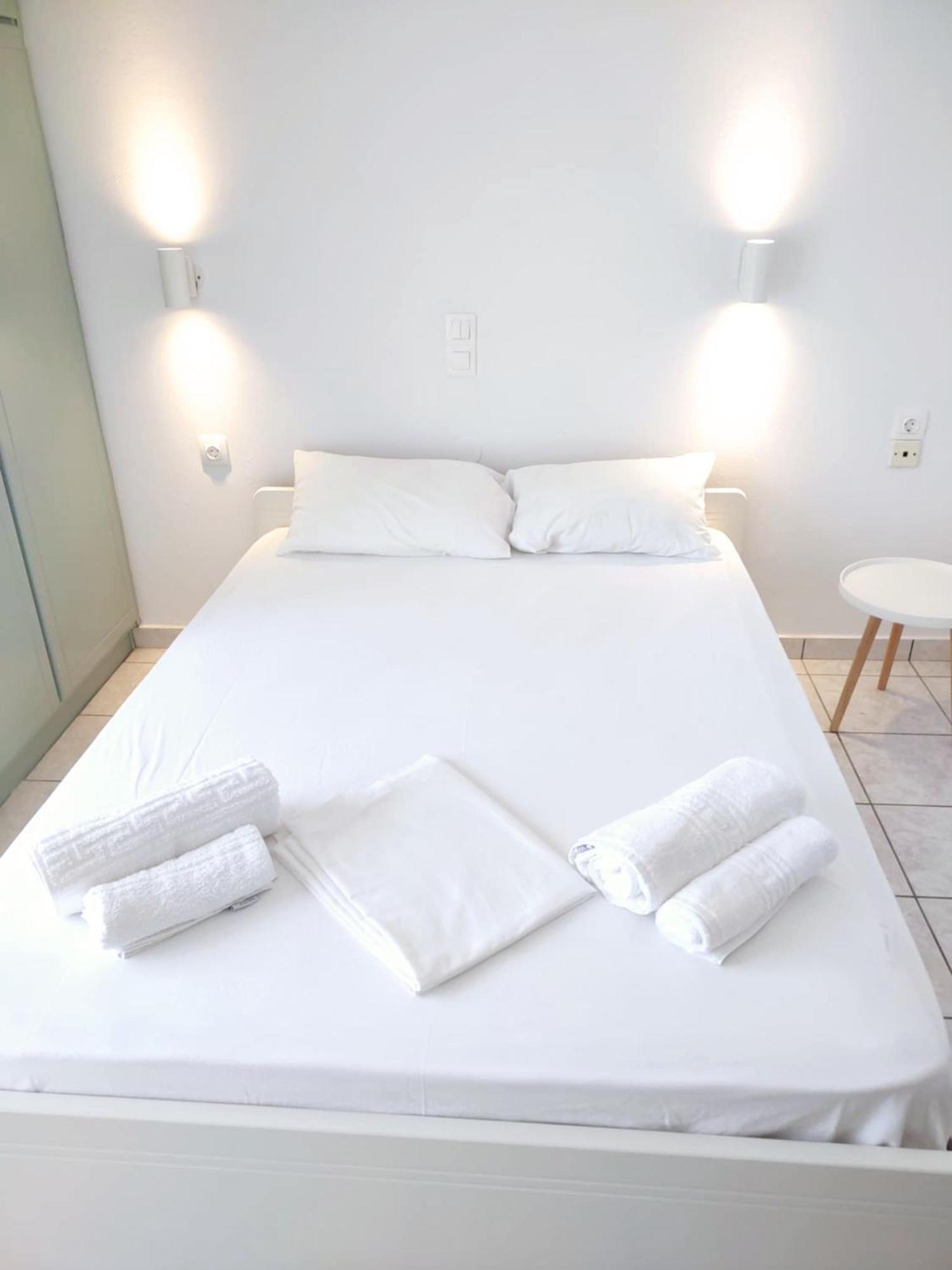 Captain Michalis Apartments Galatas  Экстерьер фото